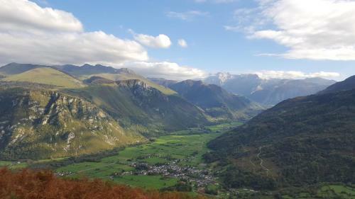 Gites Vall�e D'ossau - Les Jardins Du Cot