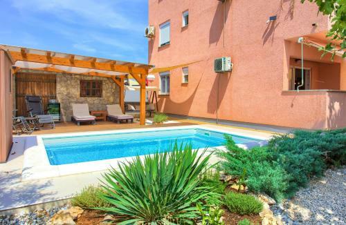 Apartman Bor