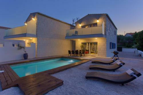 Villa Pax Houses
