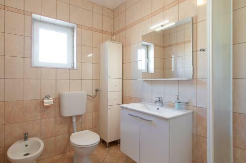 Apartments With Pool Ivana Krk