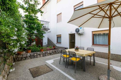 Apartments In Krk/insel Krk 38631