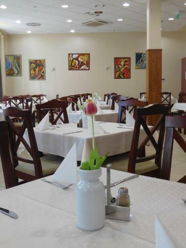 Hotel Kum�nia