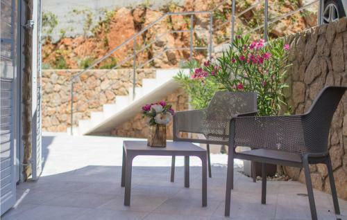 Amazing Home In Krk With 8 Bedrooms