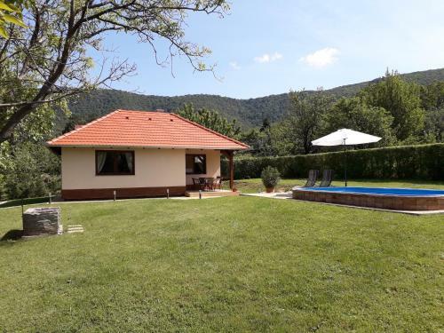 Hostal Cseresznyevir�g Vend�gh�zak