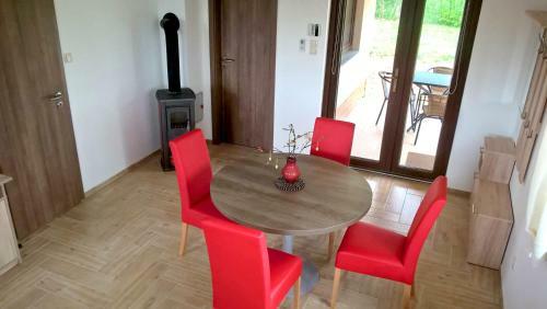 Hostal Cseresznyevir�g Vend�gh�zak