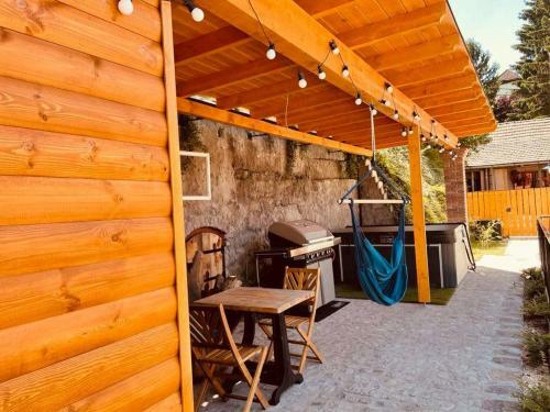 Villa D�me's Point