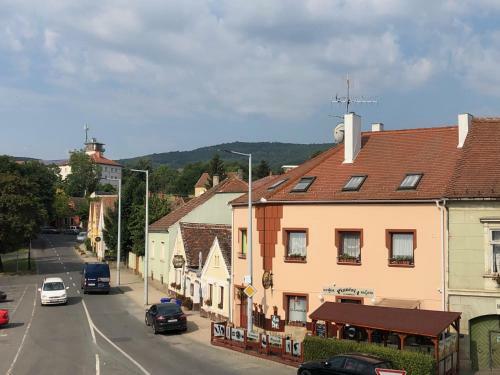 V�rk�r Apartman