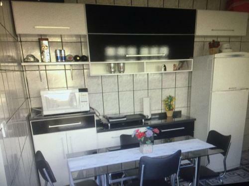 Casa Com Piscina � Menos de 100 Metros Da Praia