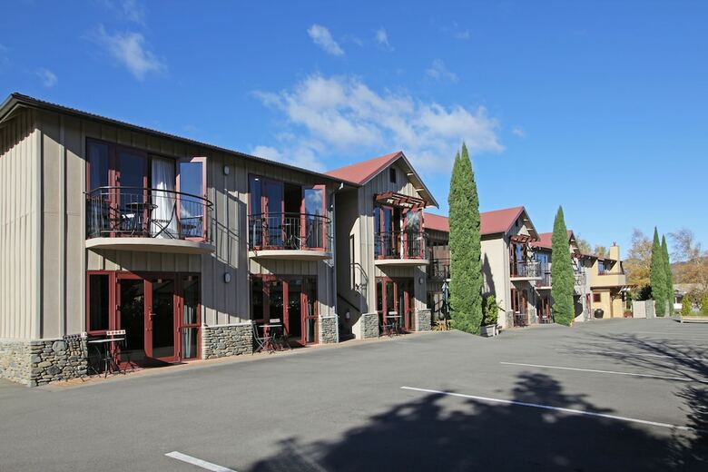 Settlers Motel