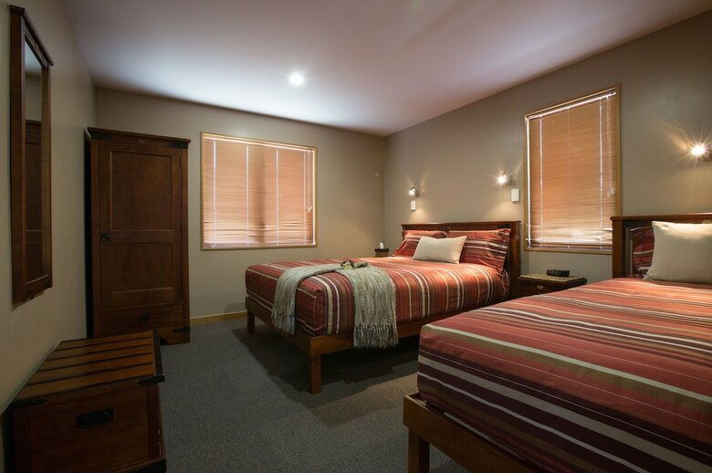 Settlers Motel