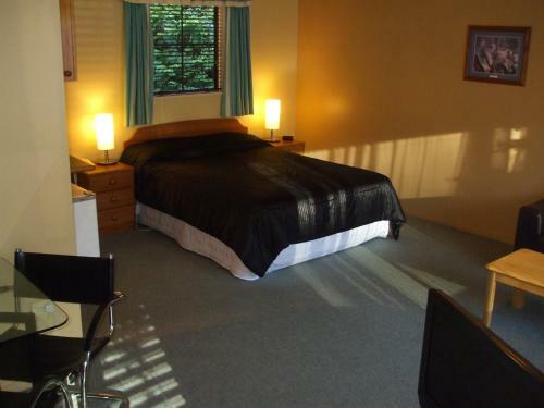 Glenalvon Lodge Motel