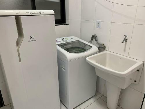 Lindo Apartamento, 3 Dormit�rios, Churrasqueira, Wi-fi E Piscina