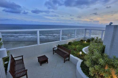 Apartamento 50 Metros Da Praia, 16� Andar Com Vista Pro Mar
