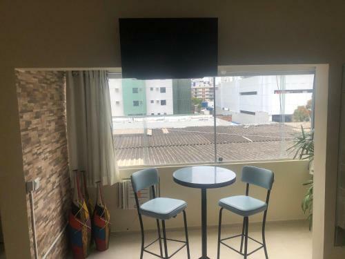 Lindo Apartamento Com Varanda � 150m - Praia de Boa Viagem