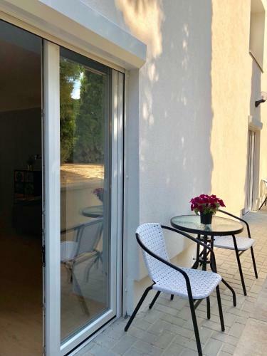 Apartamento White Crow House
