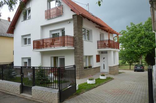 Varga Apartman H�v�z