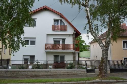 Varga Apartman H�v�z