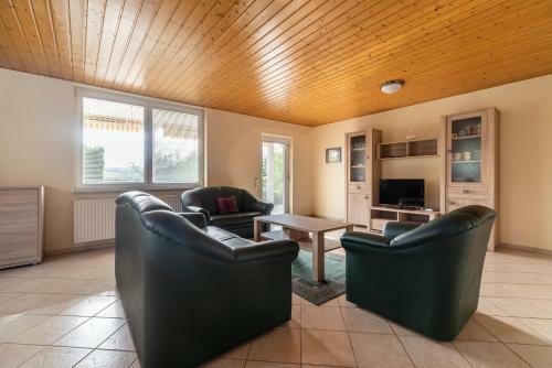 Lena Apartman