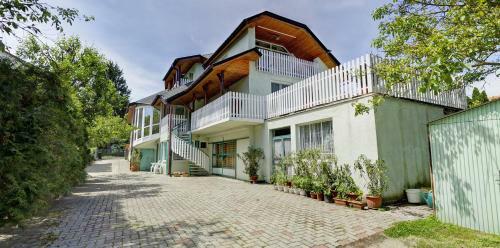 Gyapay Apartman H�v�z