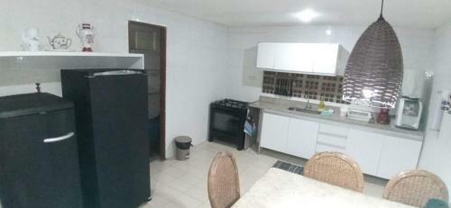 Ampla Casa De 3 Quartos Com Piscina