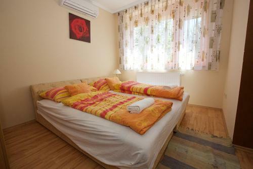 Zoli Apartmanok-br�dy 51-53