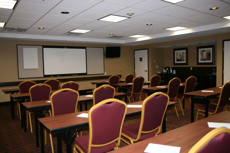 Hotel Hampton Inn And Suites Peru