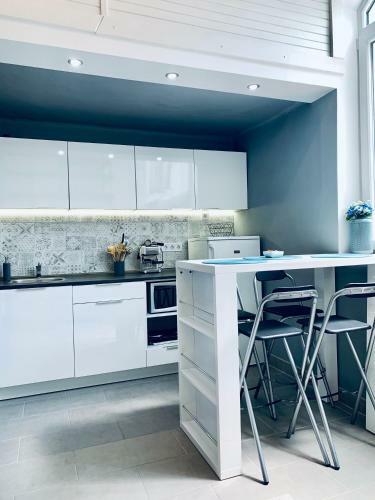 Cornflower Apartment