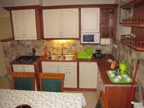 Szegf? Apartman