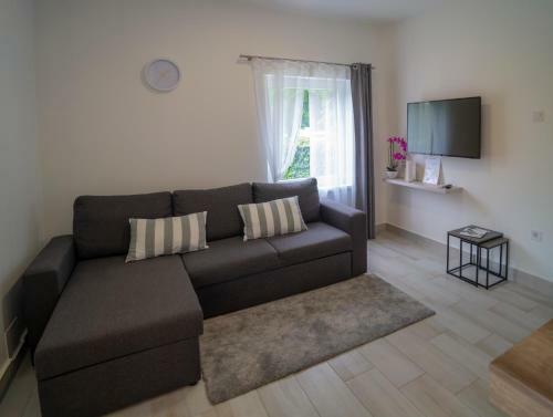 East Side Corner - Apartment
