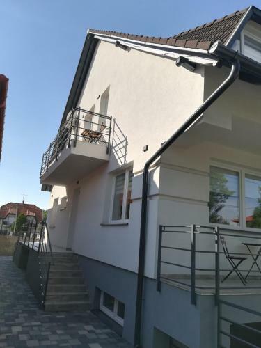 Hajnal Apartmanh�z