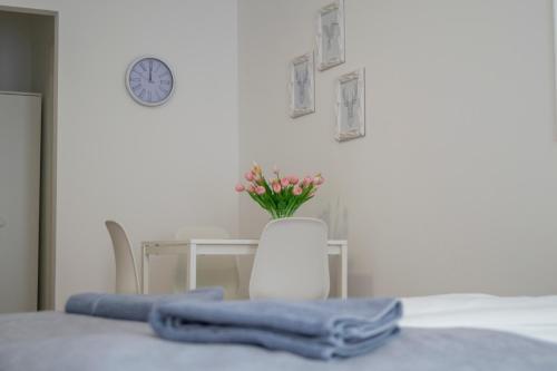 East Side Corner - Apartment 2