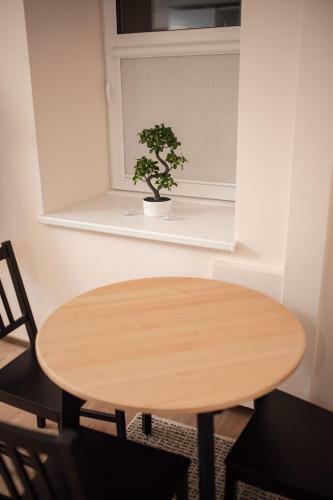 Crown Apartment