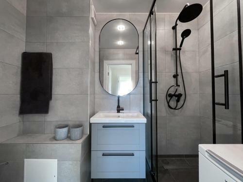 Bright Apartment In Ukmerge