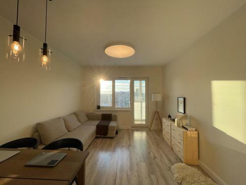 Bright Apartment In Ukmerge