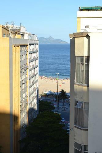 Roxy Apartments