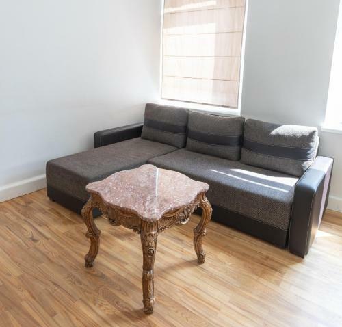 Apartamento Modern 2-room Flat In The City Center
