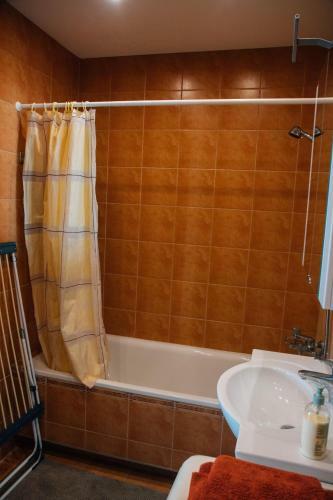 New Apartament Very Close To The City Centre