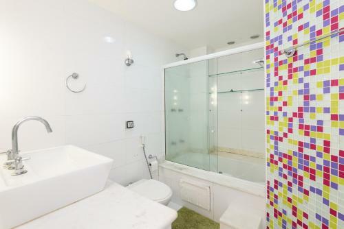 Apartamento Cavirio Bt101 - Conforto E Tranquilidade No Cora��o de Ipanema