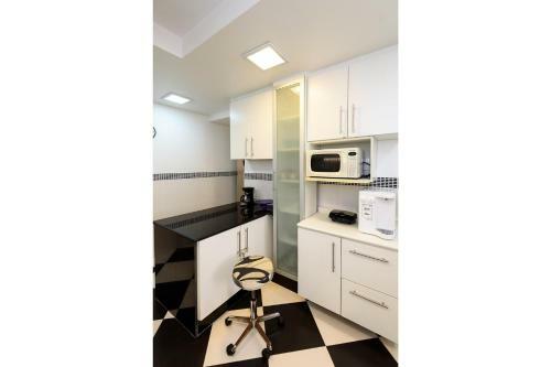 Apartamento Cavirio Bt101 - Conforto E Tranquilidade No Cora��o de Ipanema