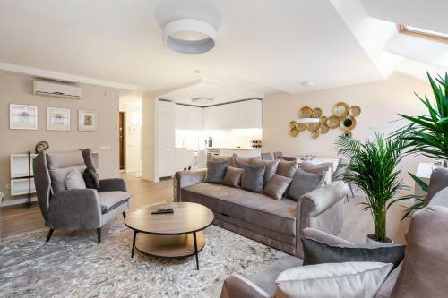 Luxury For Everyone - Hills Park Lux Apartments 1