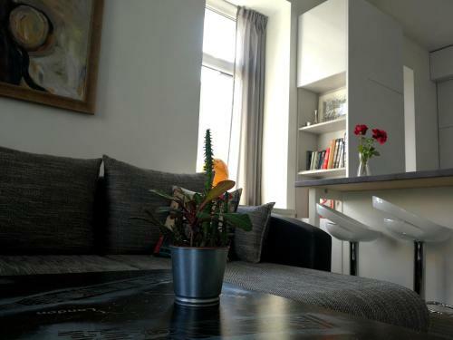 Vilnius Apartment With Stained Glass