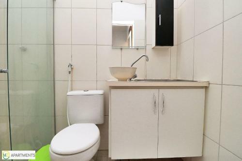 Apartamento Sala E Quarto Simples E Silencioso Para 4 Pessoas Em Copacabana!