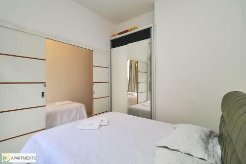 Apartamento Sala E Quarto Simples E Silencioso Para 4 Pessoas Em Copacabana!
