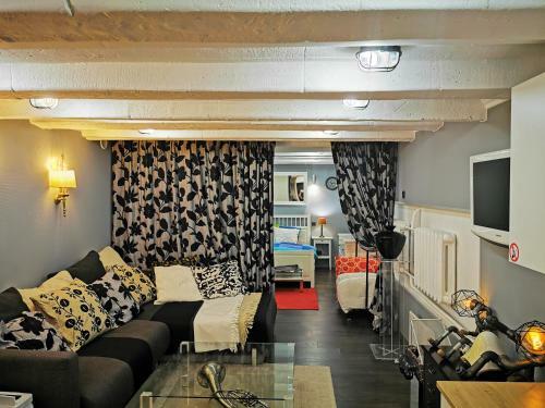 Old Town Basement Apartments