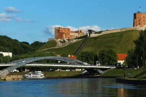 Slucko Central Studio Apartment Near River