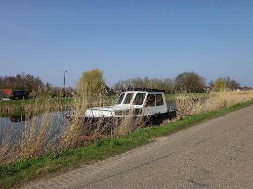 Detached Chalet With Beautiful Terrace, Near Alkmaar