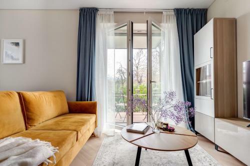 Centrally Located Riverside Apartment