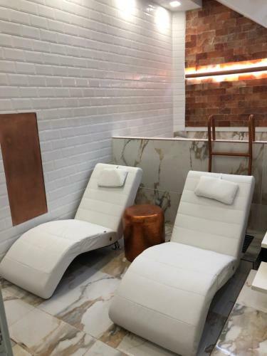 Exceptional Spa In City Center-prime Rentals