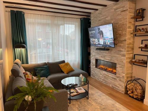 Villa Spacious & Cozy House. 3 Bedrooms, 2.5 Bathrooms