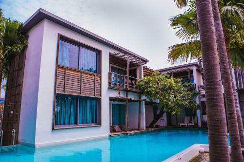 Hotel Paragon Inn